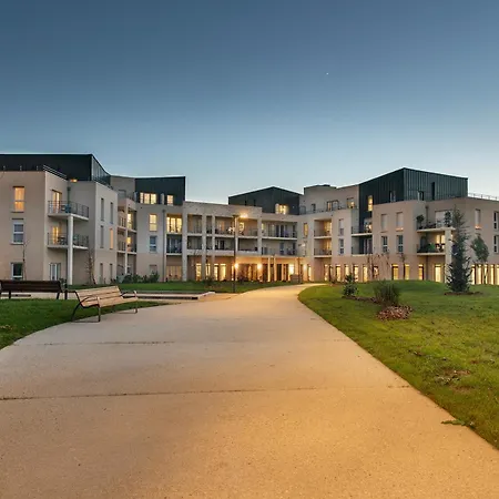 Aparthotel Services Seniors Domitys - Les Galopins *