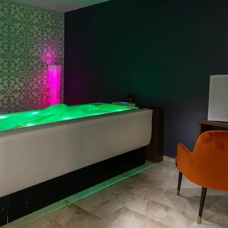 Services Seniors Domitys - Les Galopins Apartmanhotel 4*