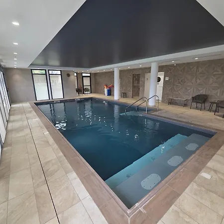 Apartmanhotel Services Seniors Domitys - Les Galopins